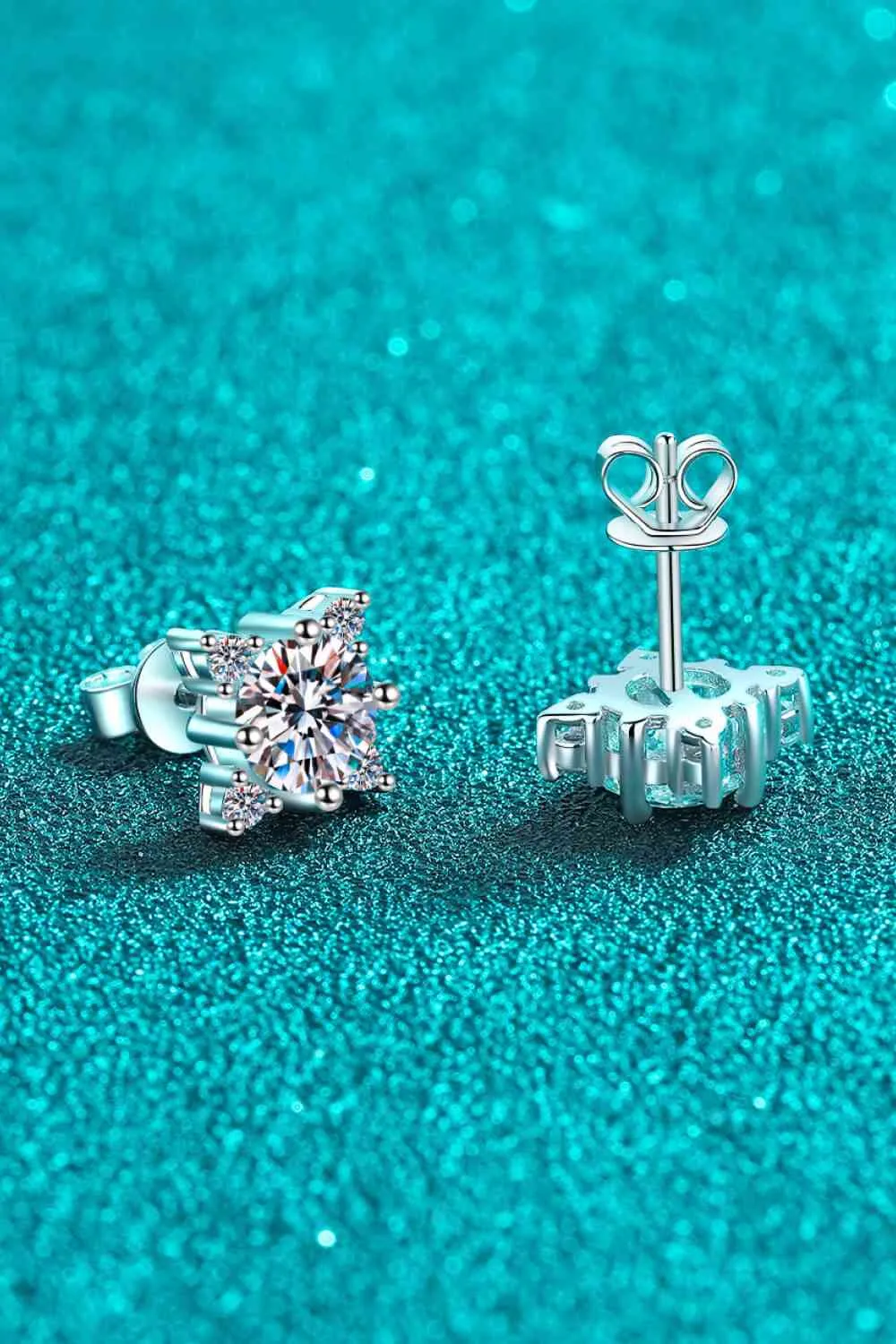 THE LUCKY Four Leaf Clover 2 Carat Moissanite Stud Earrings