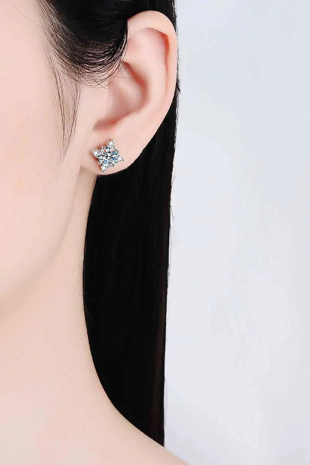 THE LUCKY Four Leaf Clover 2 Carat Moissanite Stud Earrings