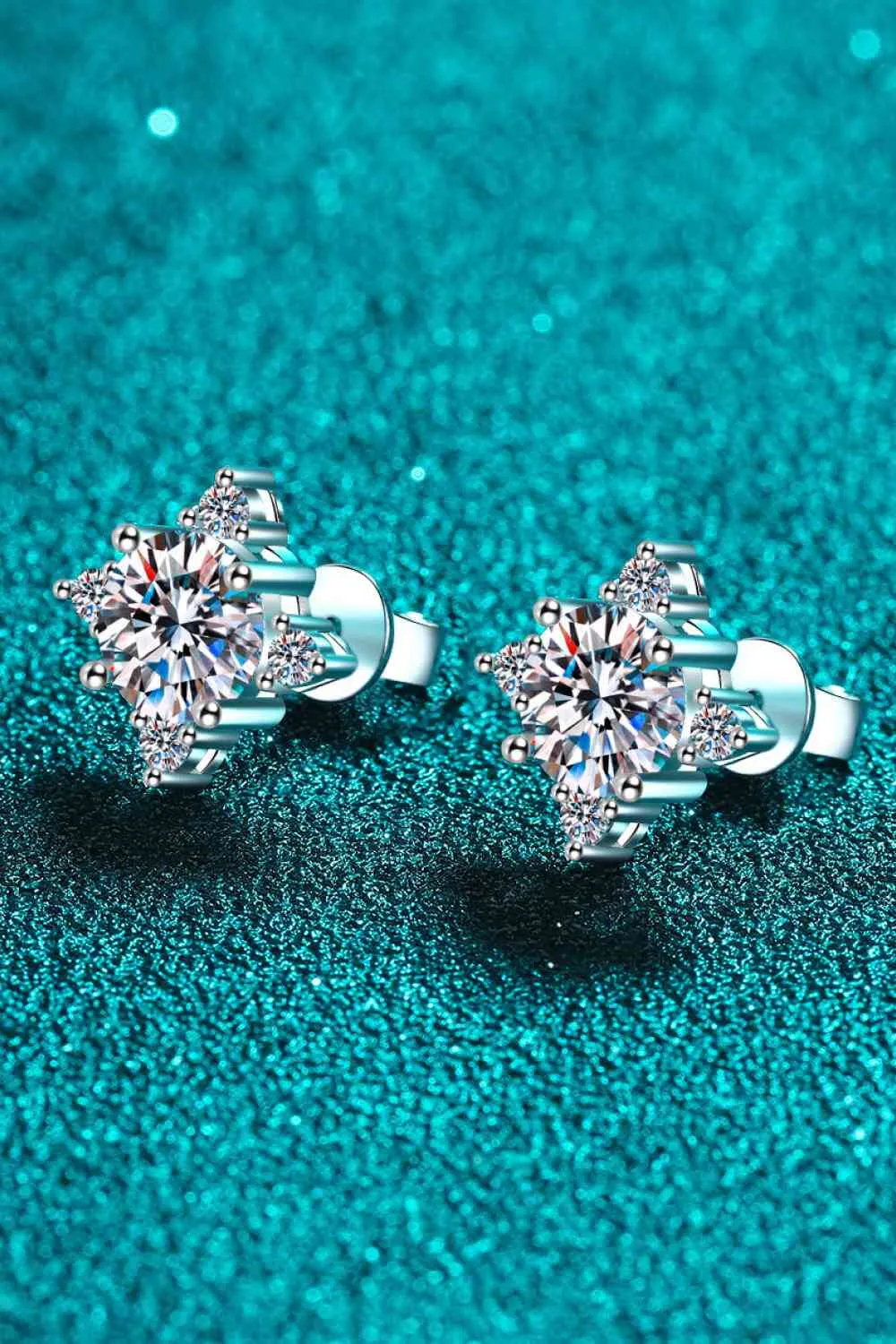 THE LUCKY Four Leaf Clover 2 Carat Moissanite Stud Earrings