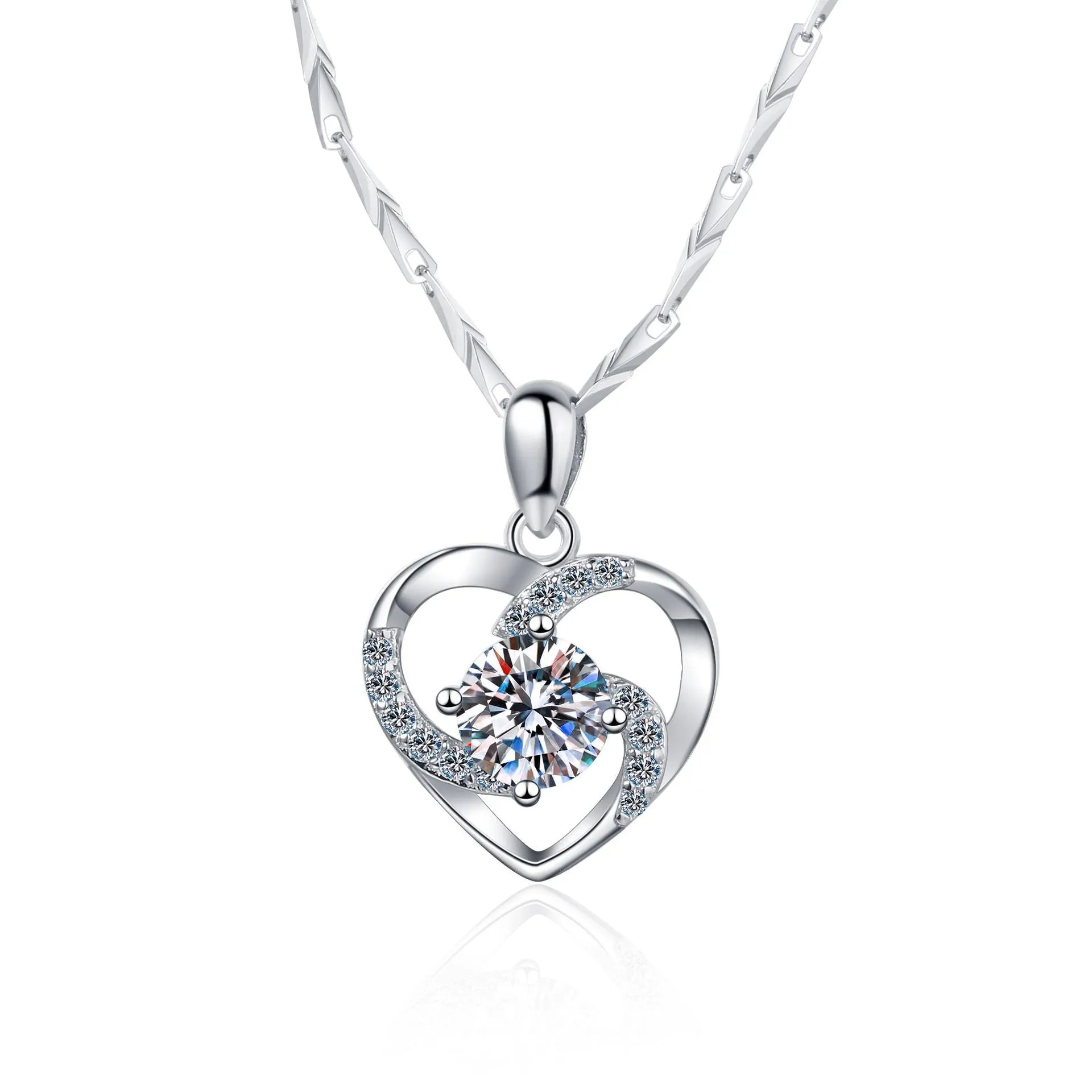 Women's Heart-Shaped Pendant Short Clavicle Chain Pendant Moissanite Necklace For Anniversary Gift