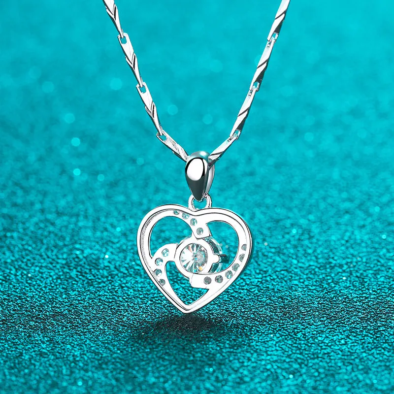 Women's Heart-Shaped Pendant Short Clavicle Chain Pendant Moissanite Necklace For Anniversary Gift